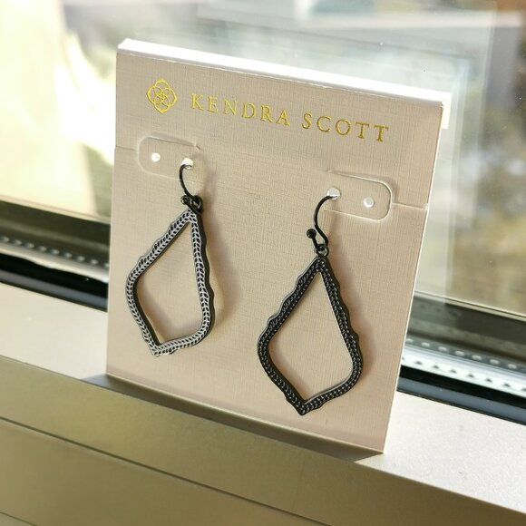 Kendra Scott Jewelry - Kendra Scott Sophia Gunmetal frame drop earrings